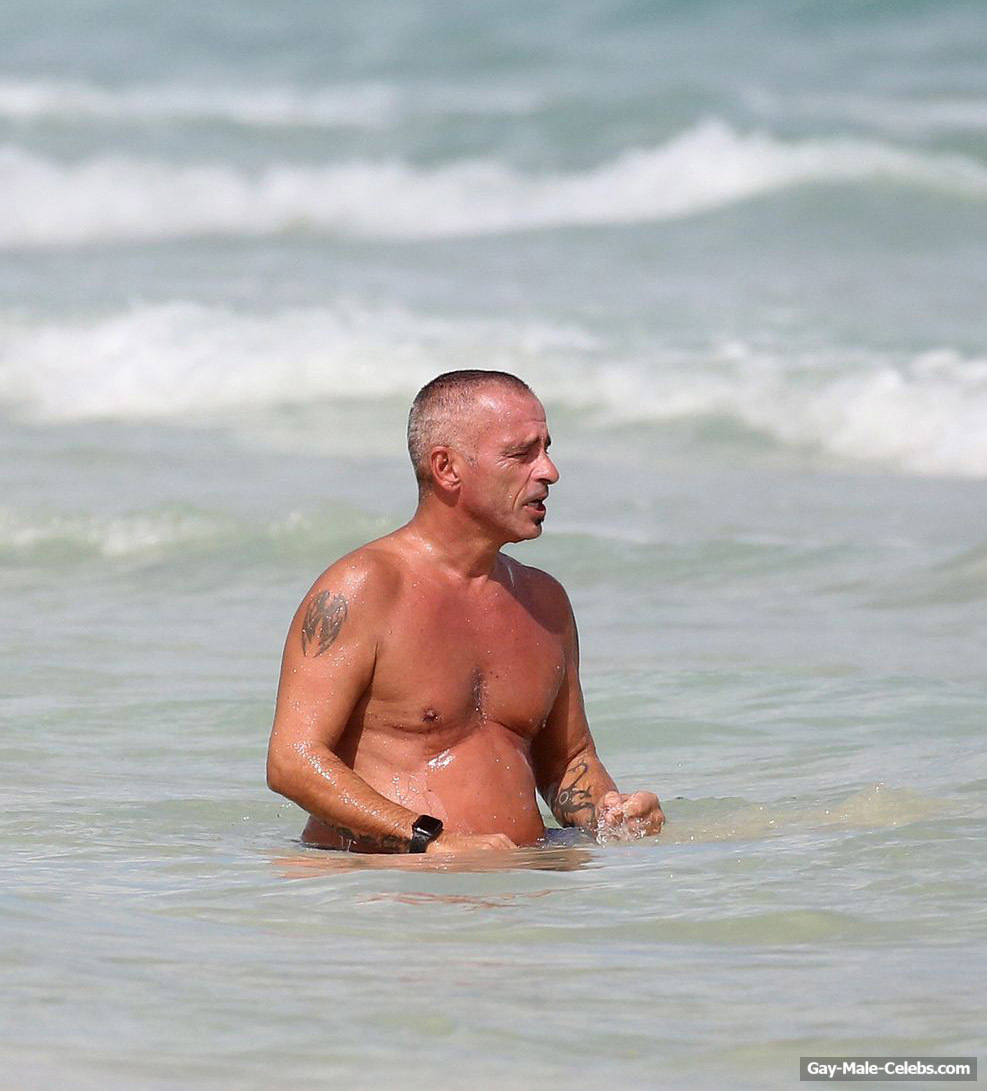 Eros Ramazzotti Shirtless And Huge Bulge Pics