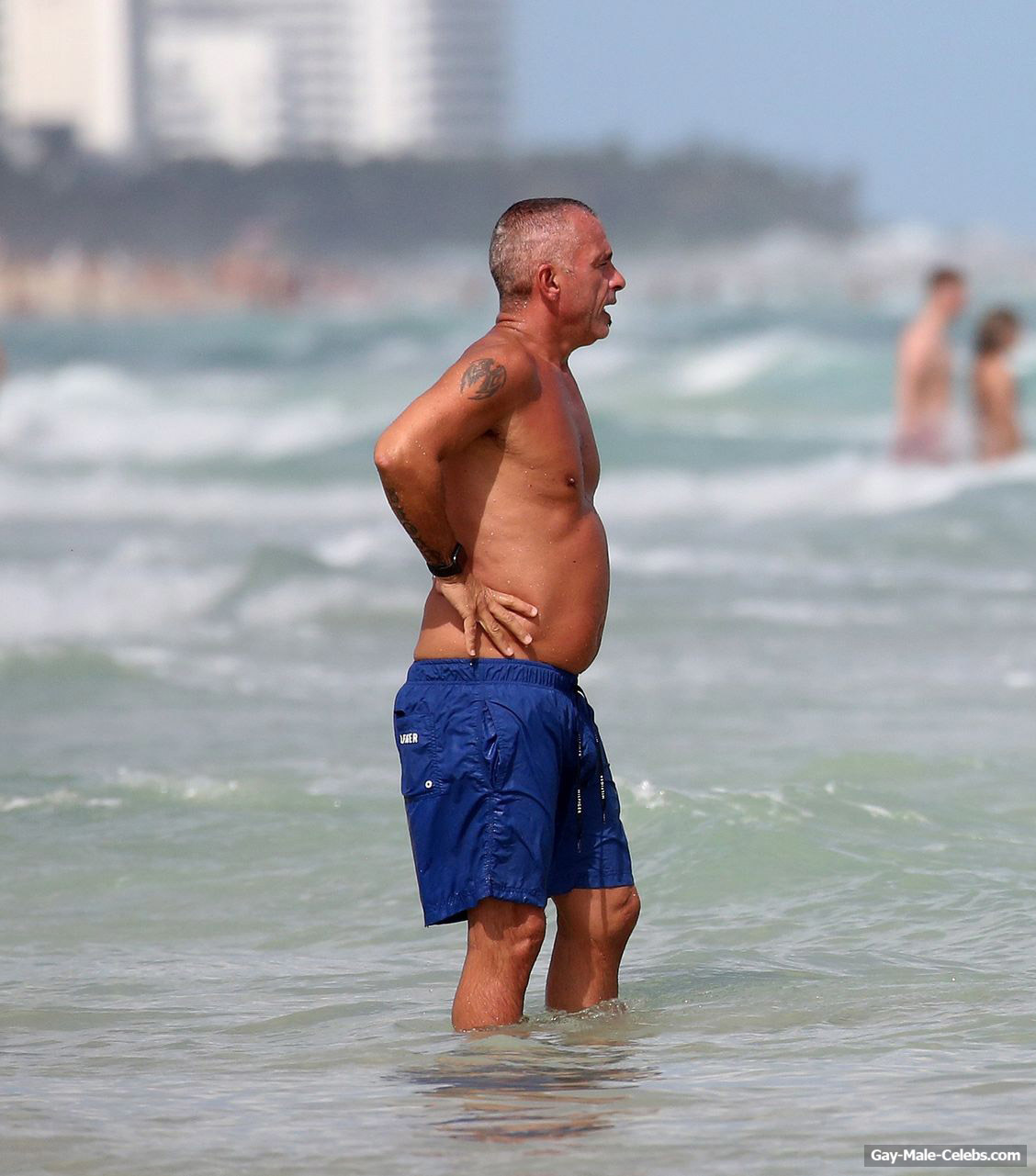 Eros Ramazzotti Shirtless And Huge Bulge Pics