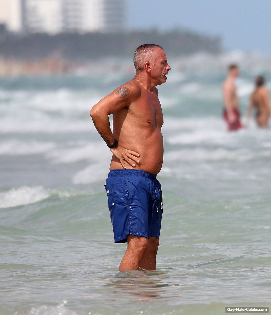 Eros Ramazzotti Shirtless And Huge Bulge Pics