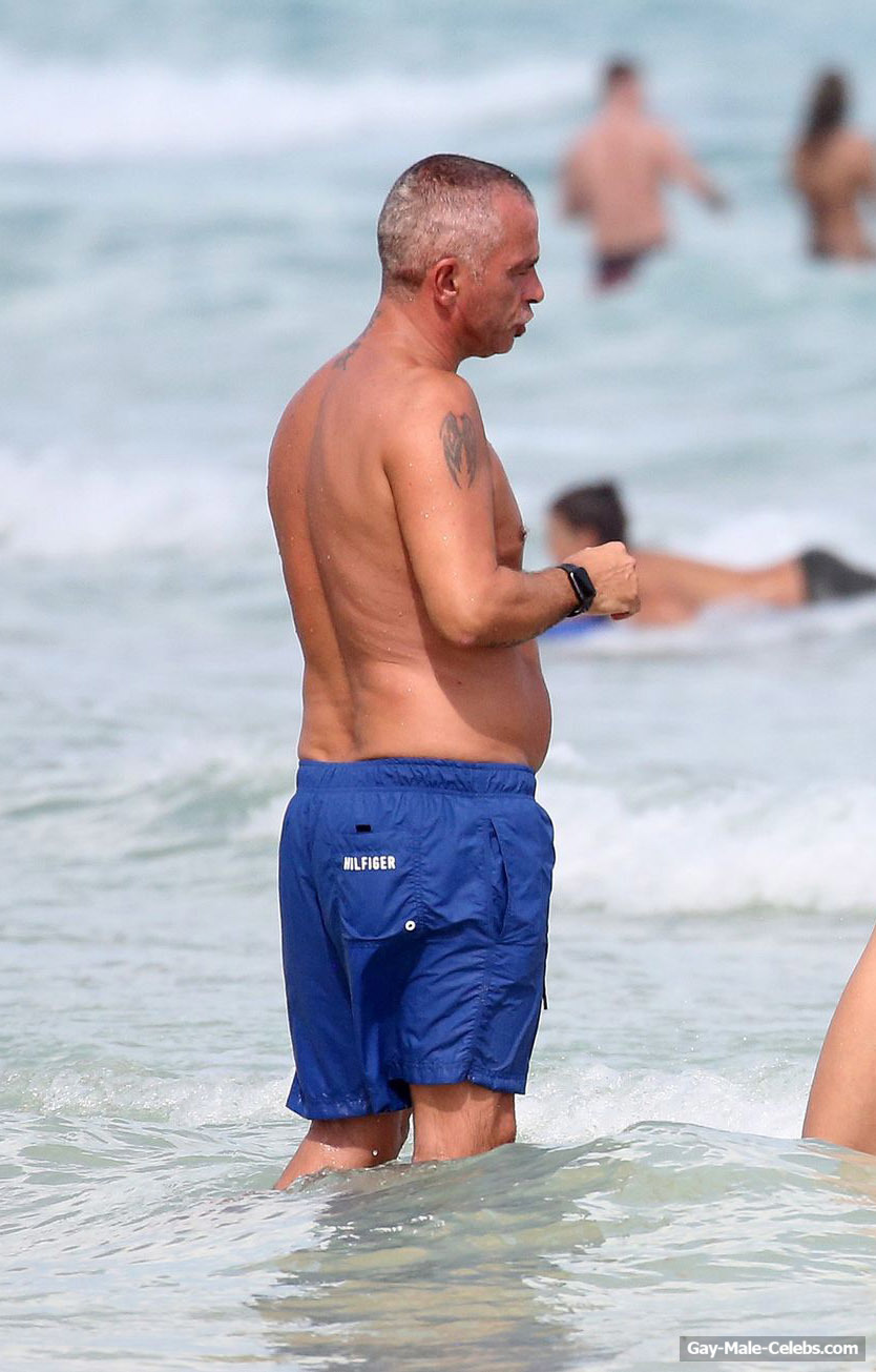 Eros Ramazzotti Shirtless And Huge Bulge Pics