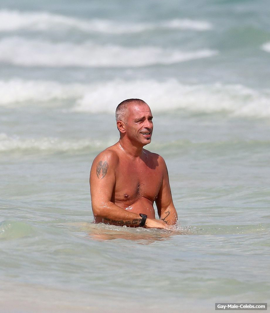 Eros Ramazzotti Shirtless And Huge Bulge Pics