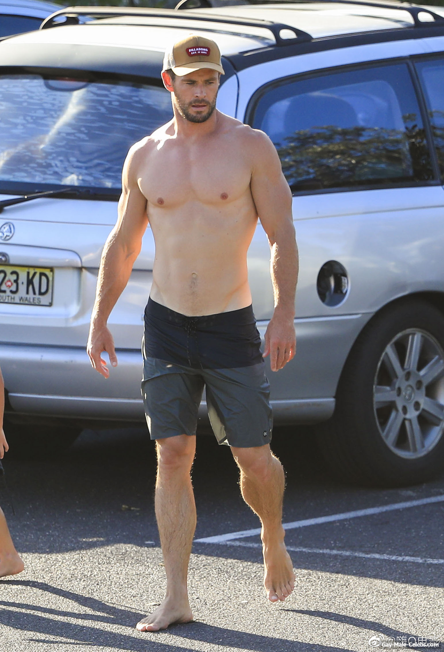 Chris Hemsworth Sexy New Beach Photos