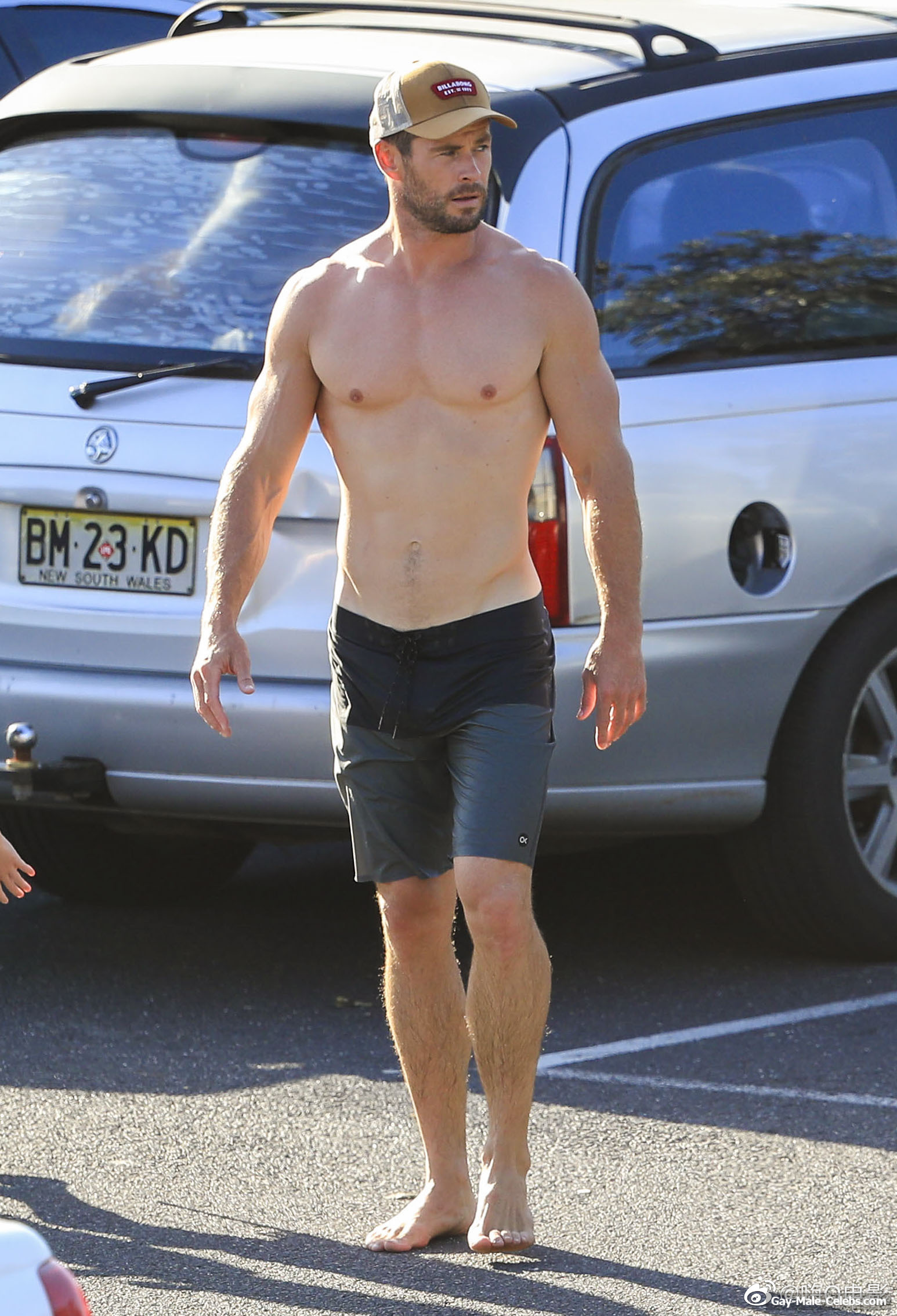 Chris Hemsworth Sexy New Beach Photos