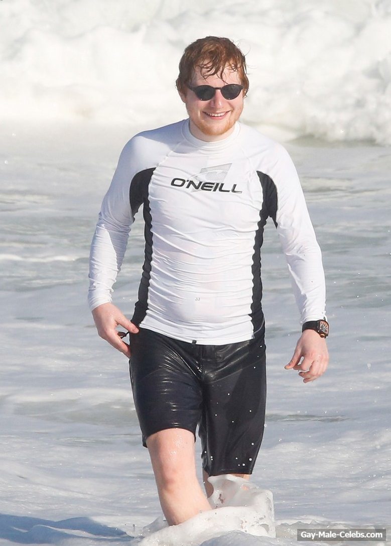 Ed Sheeran Shirtless And Bulge Photos