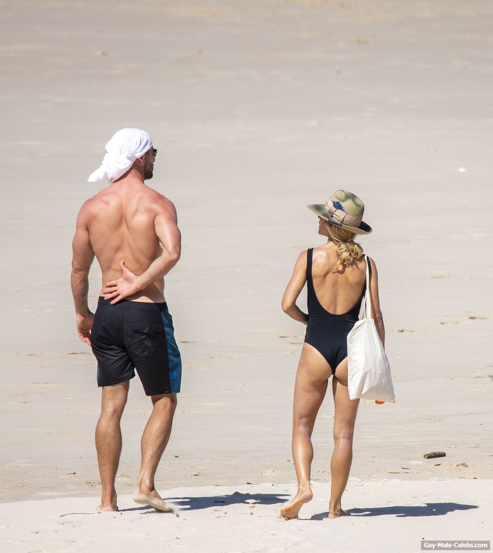 Chris Hemsworth Shirtless And Sexy With Family On A Beach