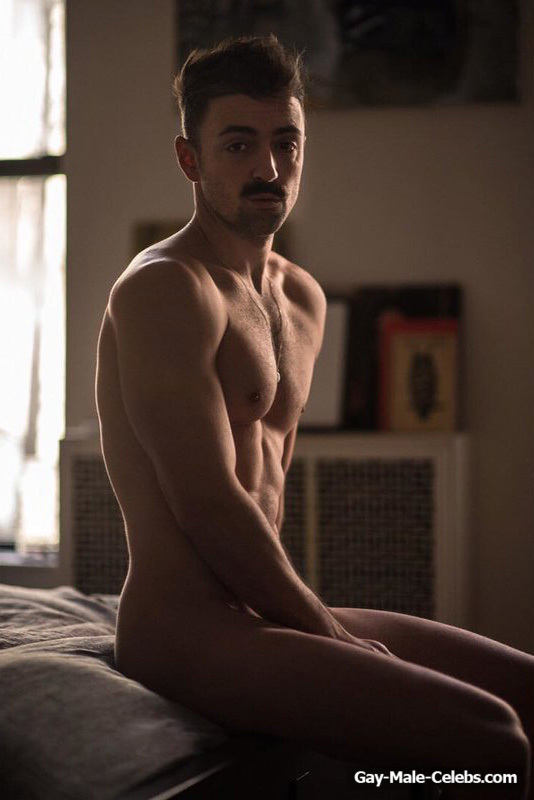 Well, are you ready to see the American comedian Matteo Lane nude? 