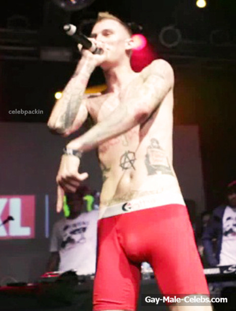 Machine Gun Kelly Nude And Huge Bulgy Photos