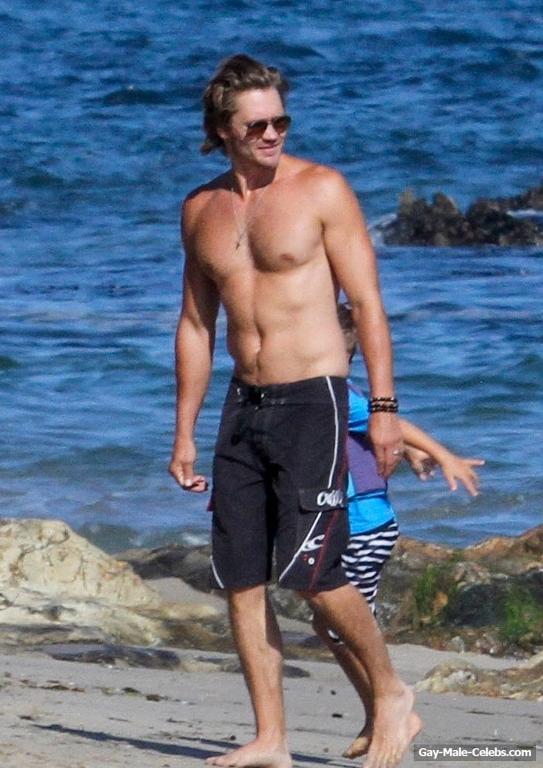 Chad Michael Murray Shirtless And Sexy Beach Photos