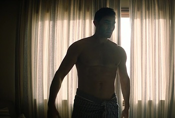 Tyler Hoechlin shirtless