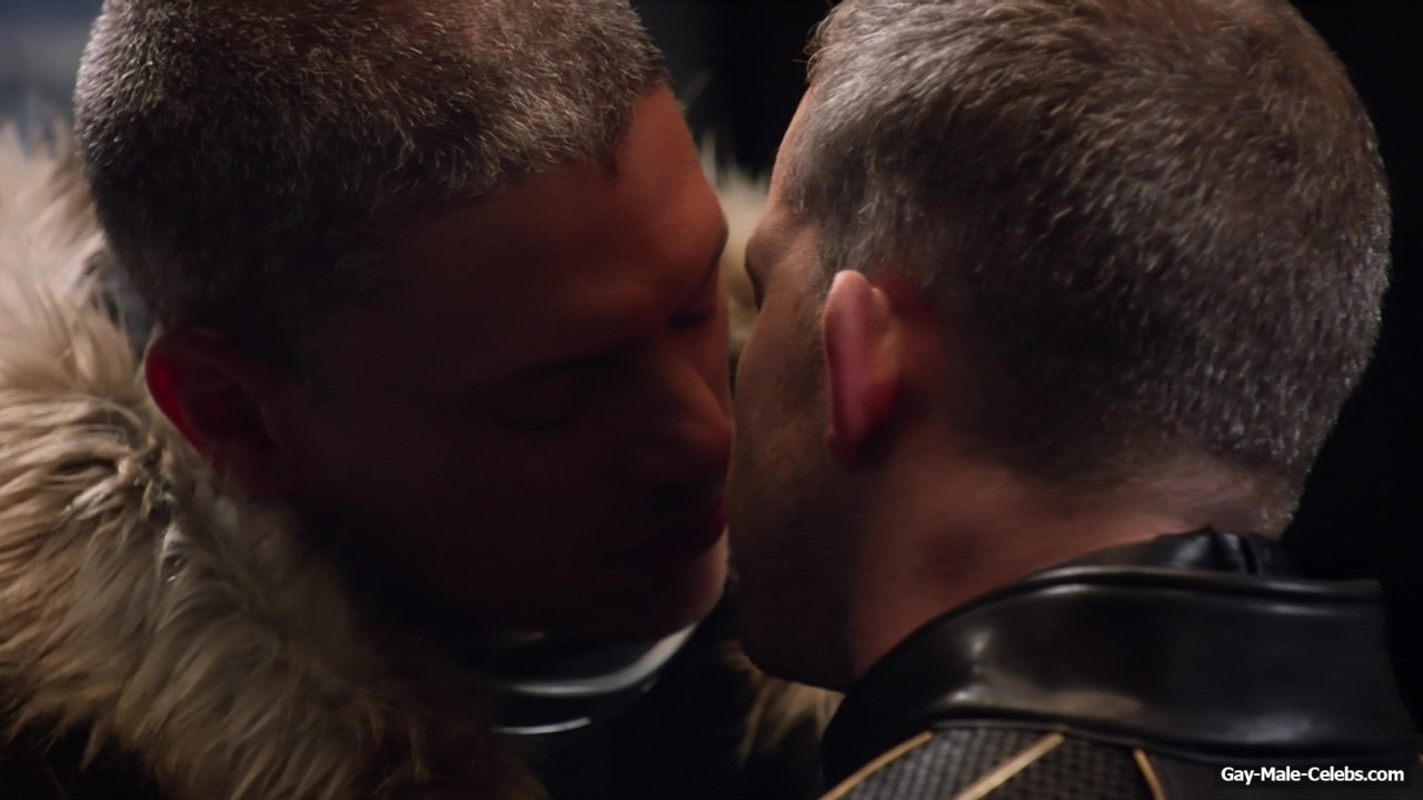 Wentworth Miller Nude Ass &amp; Hot Gay Kiss Video