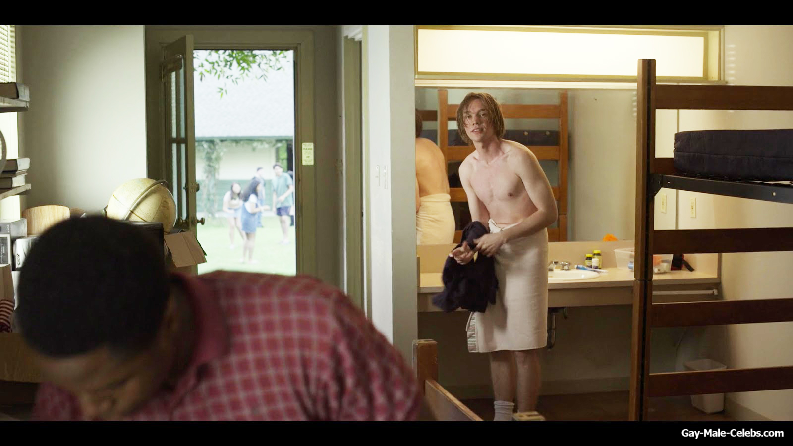 Charlie Plummer Shirtless &amp; Erotic Movie Scenes