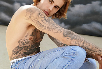 Justin Bieber shirtless photos