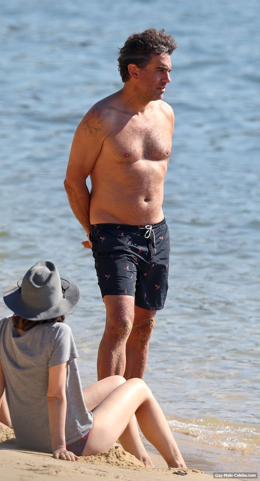 Bobby Cannavale Caught By Paparazzi Shirtless