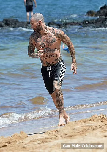 Adam Levine Shirtless On A Beach In Maui