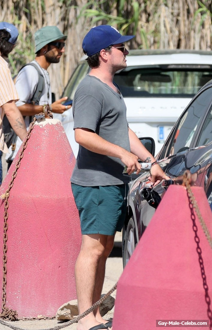 Josh Hutcherson Shirtless Ibiza Beach Photos