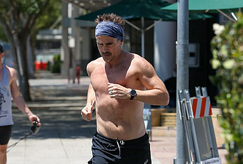 Colin Farrell shirtless