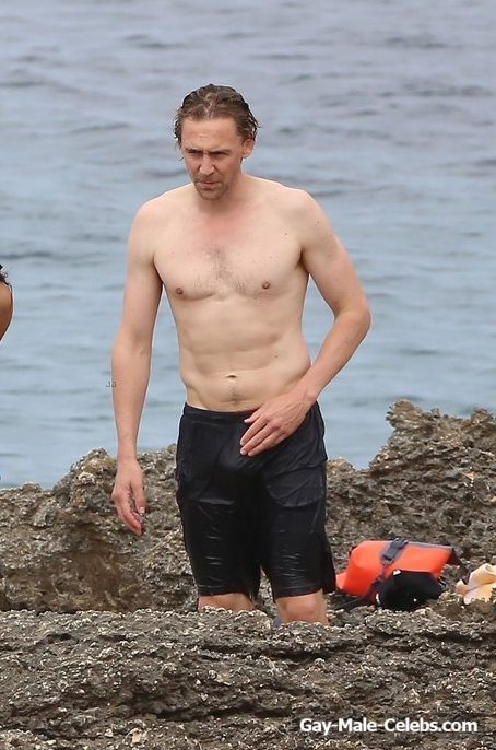 Tom Hiddleston Great Bulge And Shirtless Photos