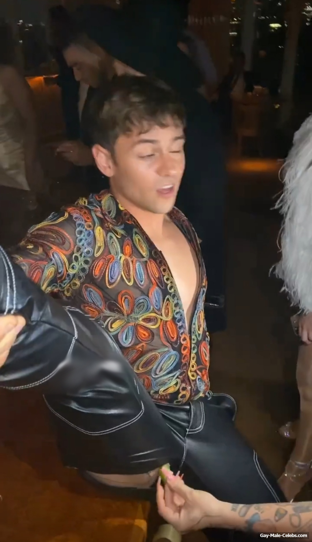 Tom Daley Drunk And Tears His Pants