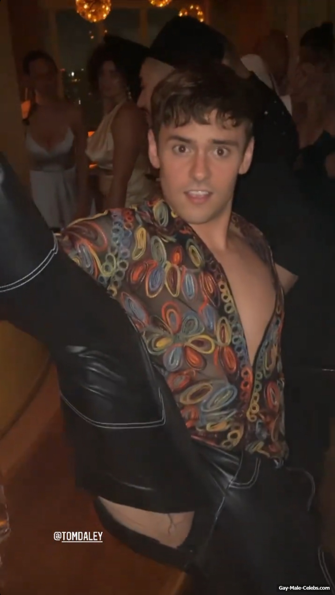 Tom Daley Drunk And Tears His Pants