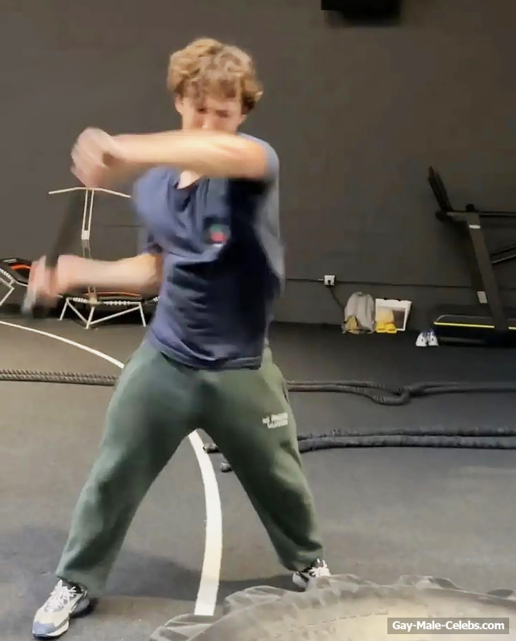 Tom Holland Great Bulge During Workout