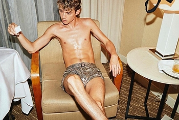 Troye Sivan naked photos