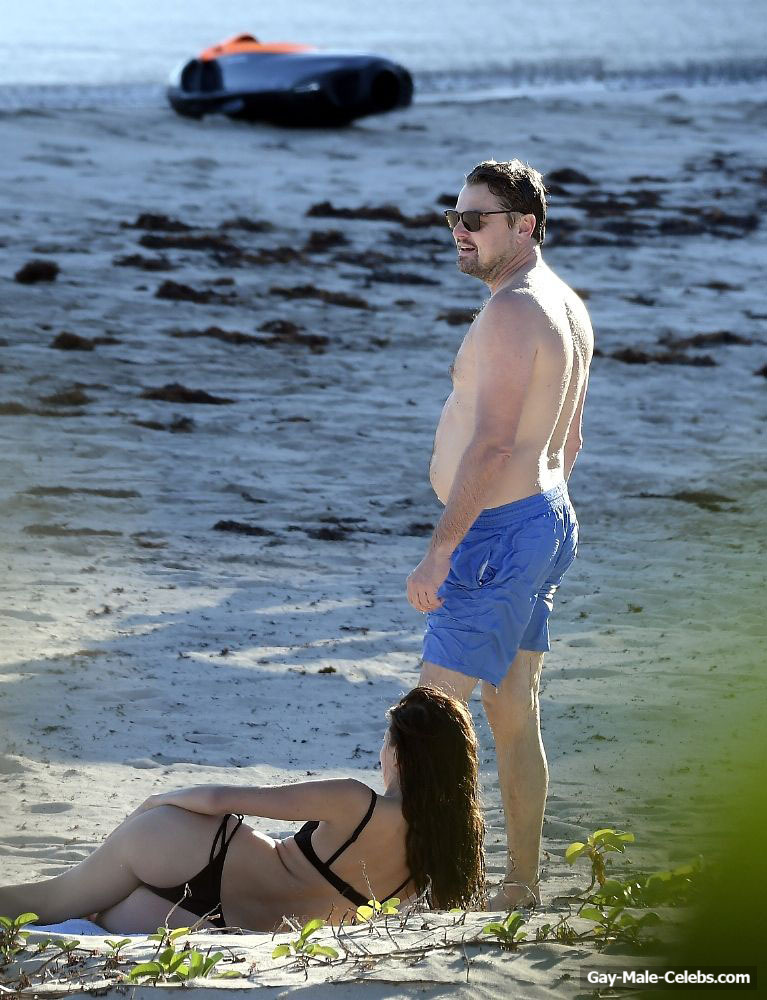 Leo DiCaprio Shirtless &amp; Bulge During St Bart’s Vacation