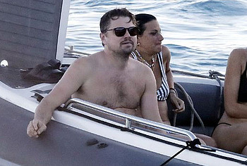 Leonardo DiCaprio paparazzi