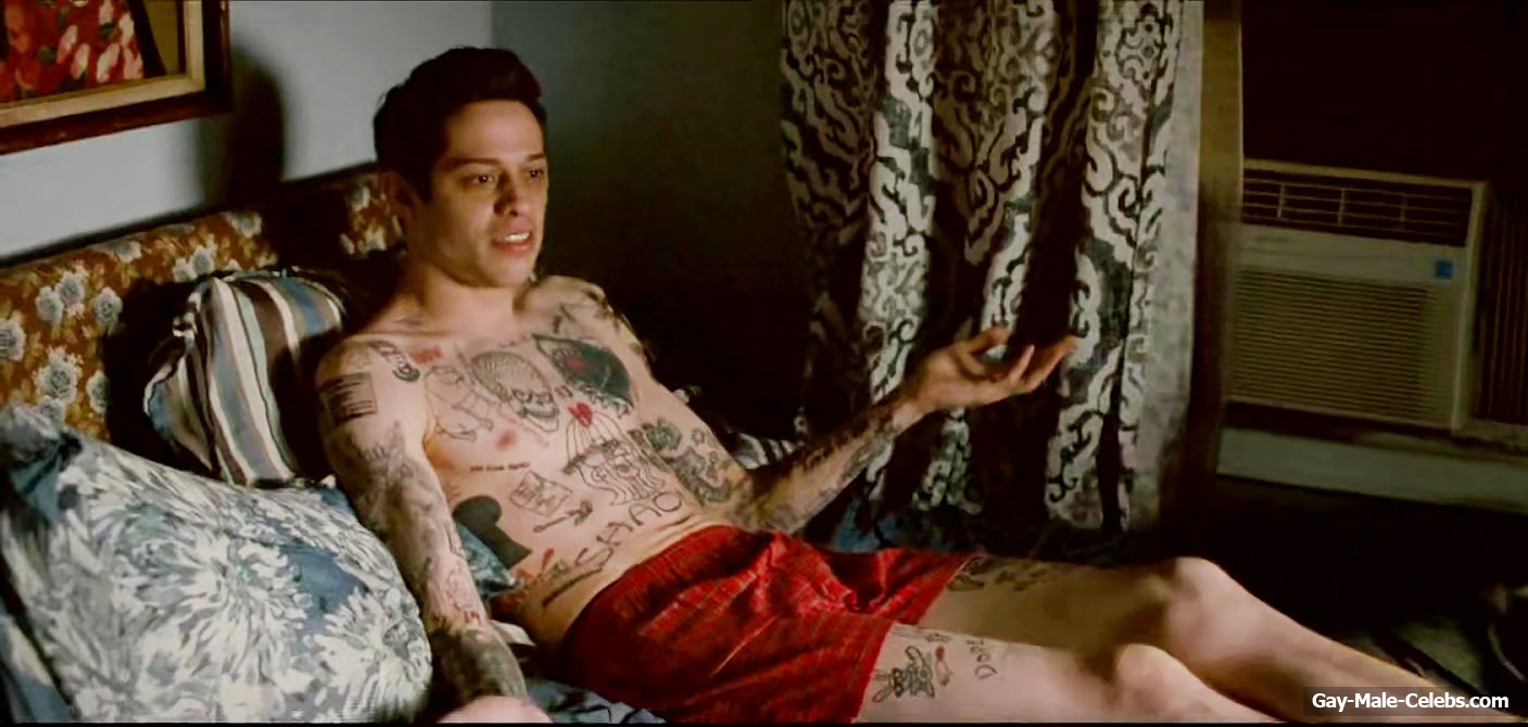 After all, there Pete Davidson demonstrated his nude tattooed body! 