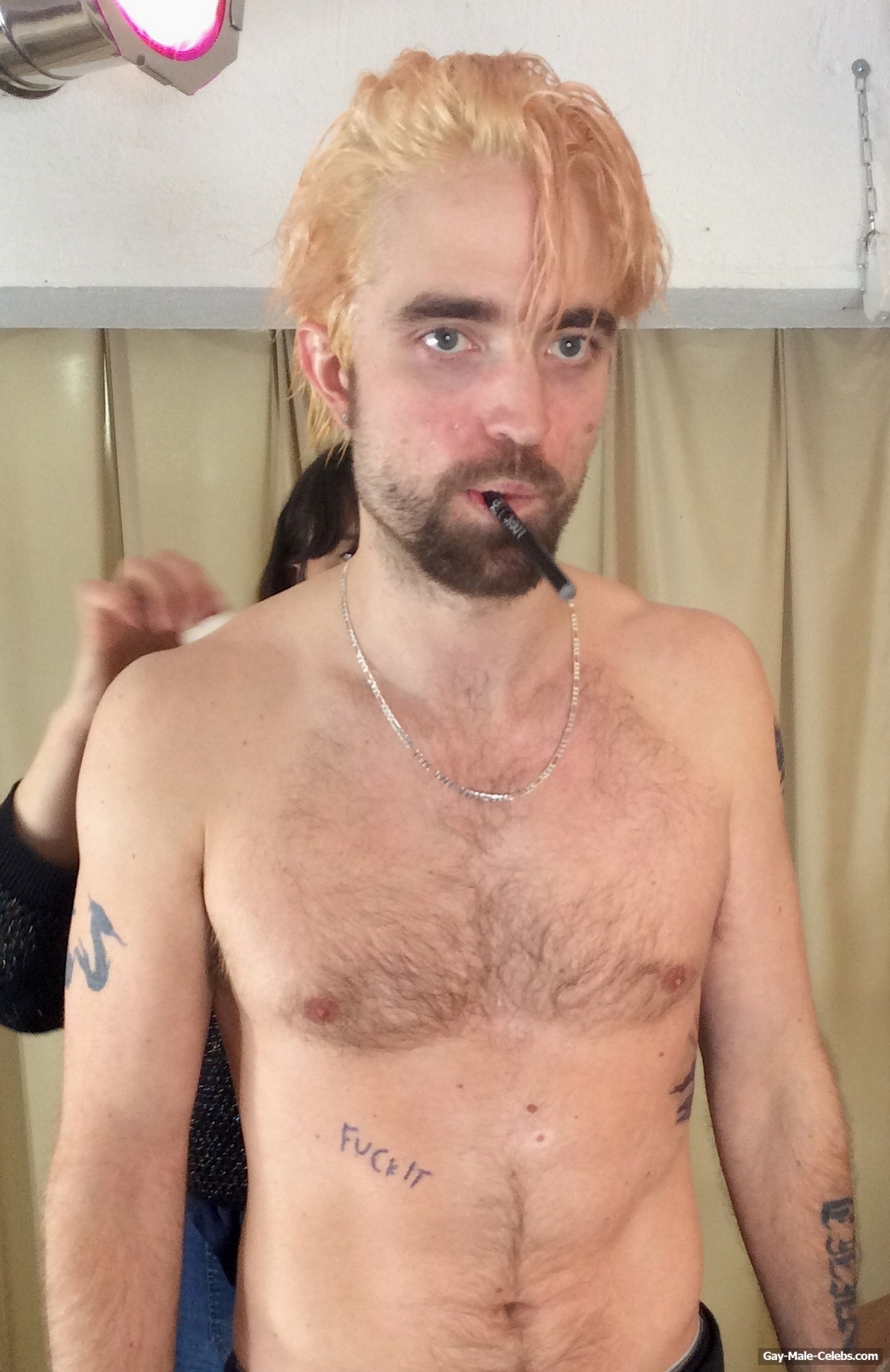 Robert Pattinson Posing Sexy for GQ