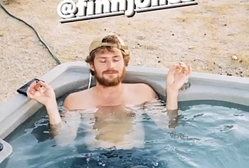 Finn Jones sexy