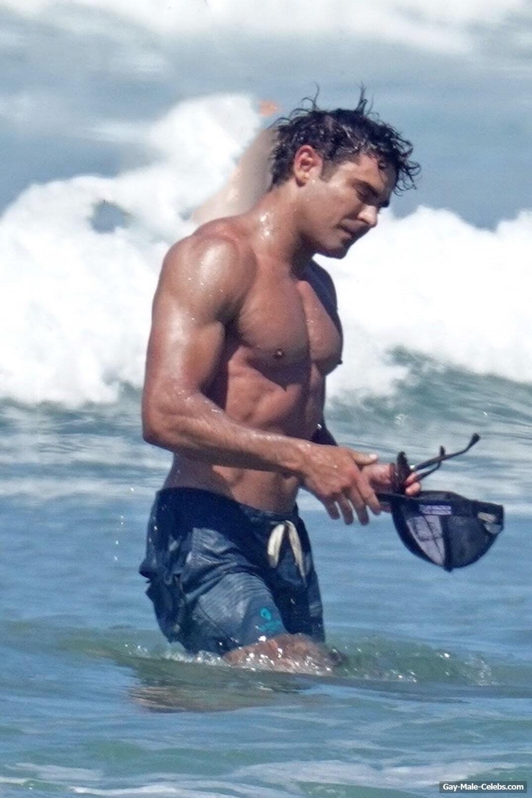 Zac Efron Strong ABS And Bulge in Costa Rica