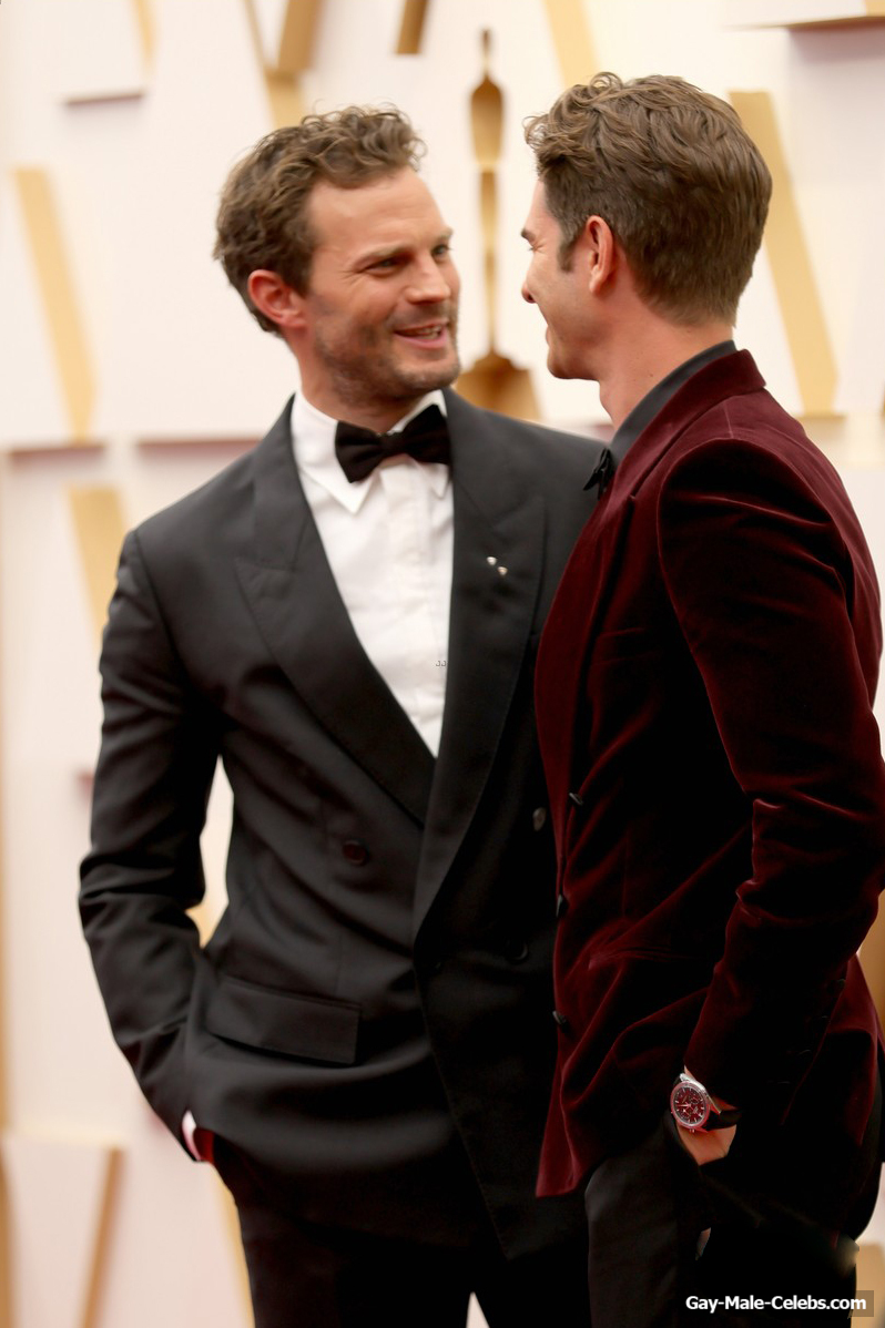 Jamie Dornan &amp; Andrew Garfield Cute Kiss on the Oscars Red Carpet