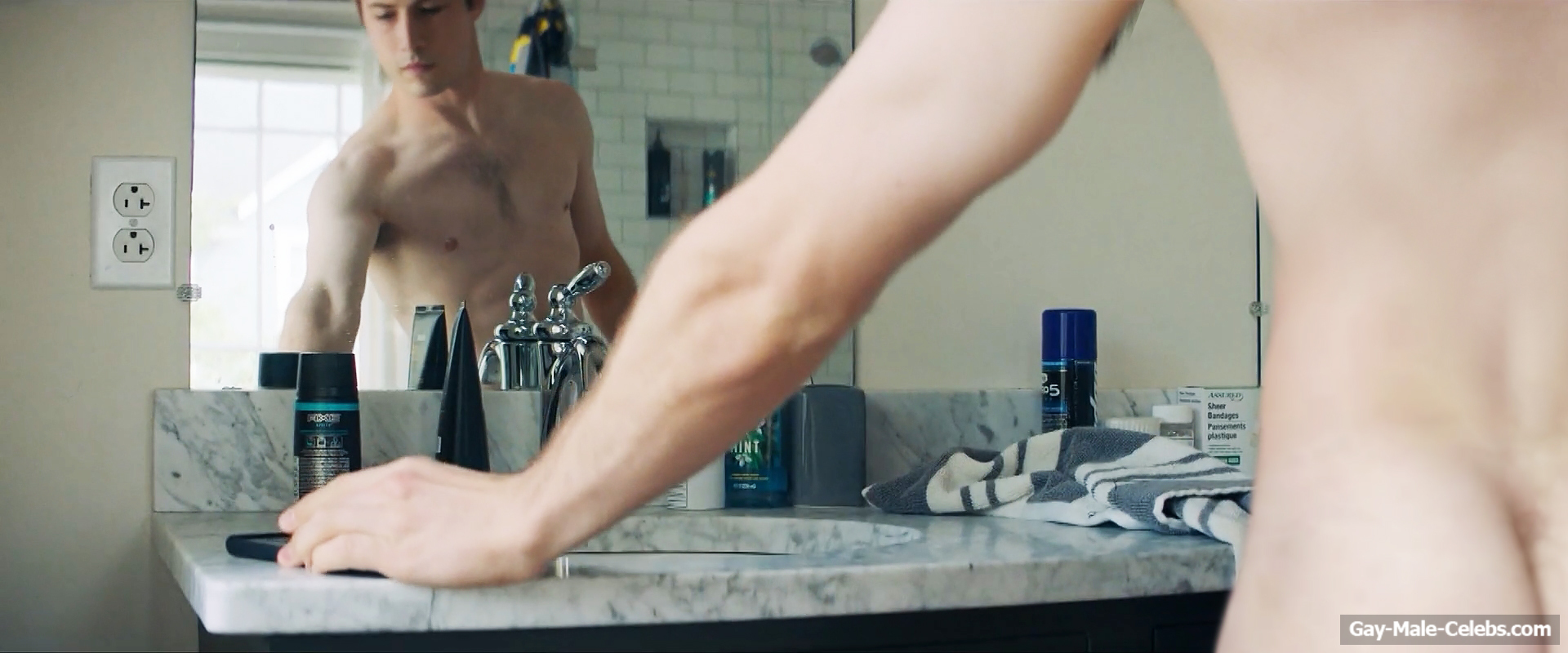 Dylan Minnette Nude Shower Scenes from Scream