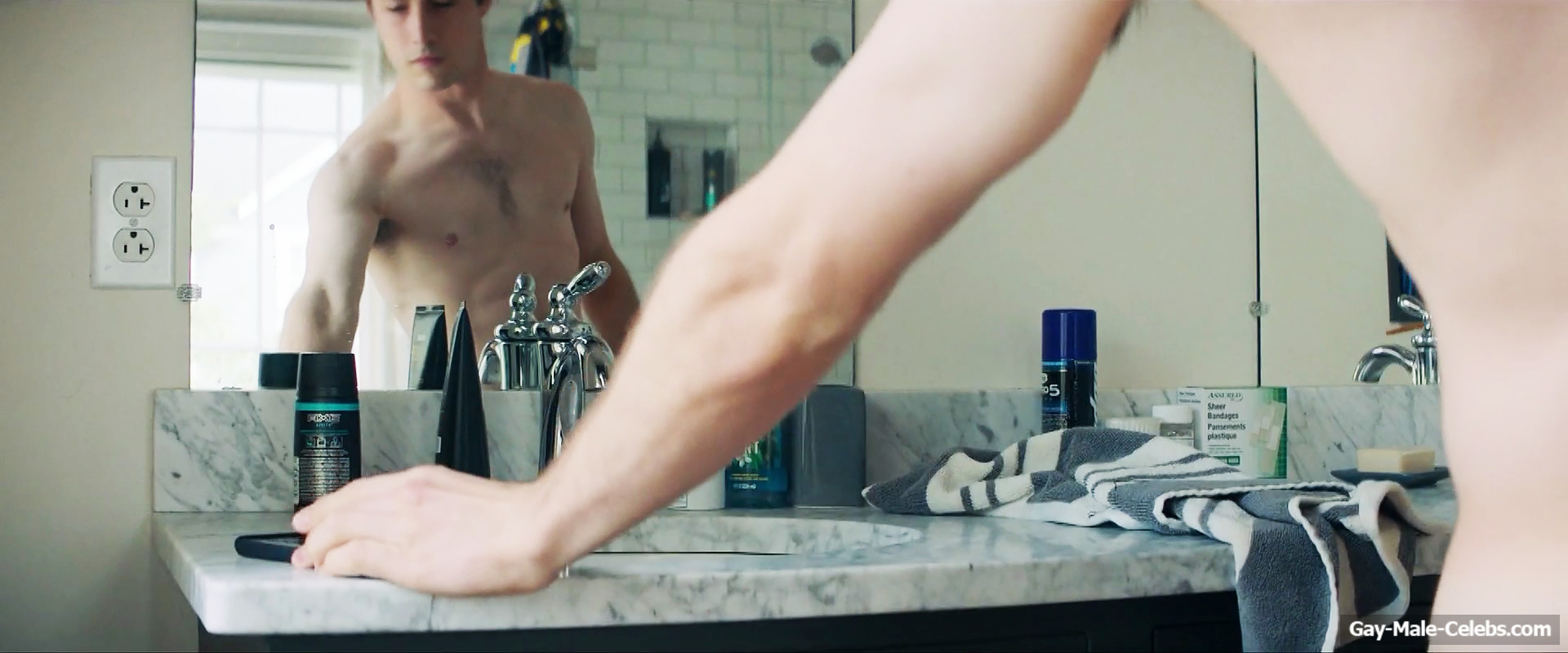 Dylan Minnette Nude Shower Scenes from Scream