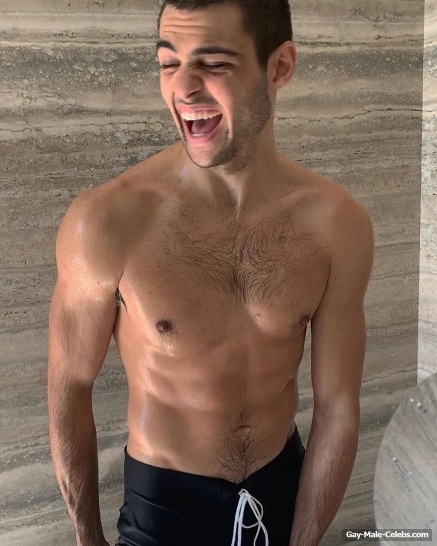 Noah Centineo Shirtless And Bulge Underwear Pics