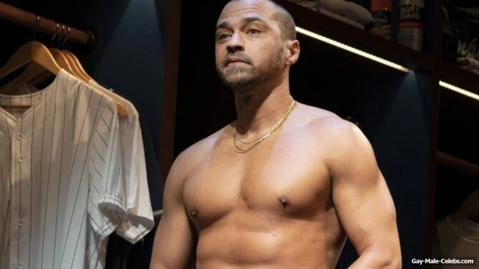 A video from a Broadway show has been leaked showing Jesse Williams frontally naked!