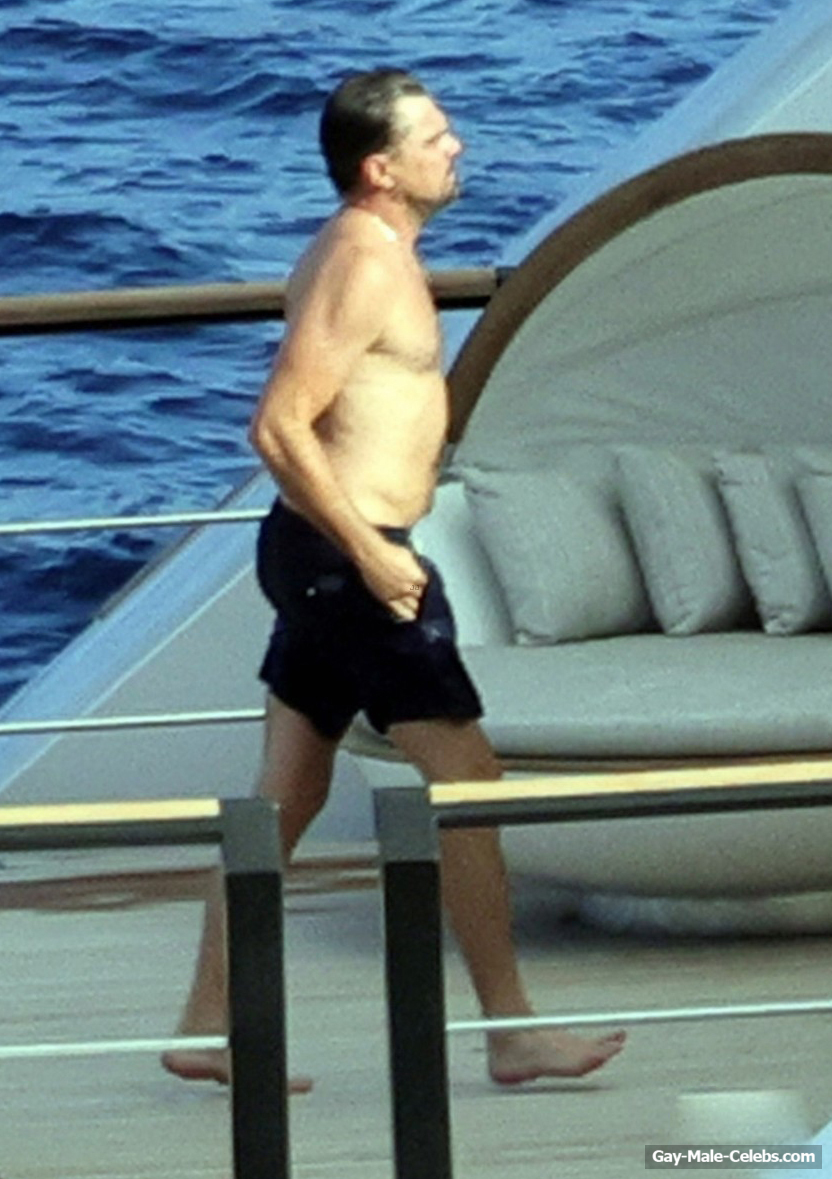 Leonardo DiCaprio Shirtless On a Yacht in Italy