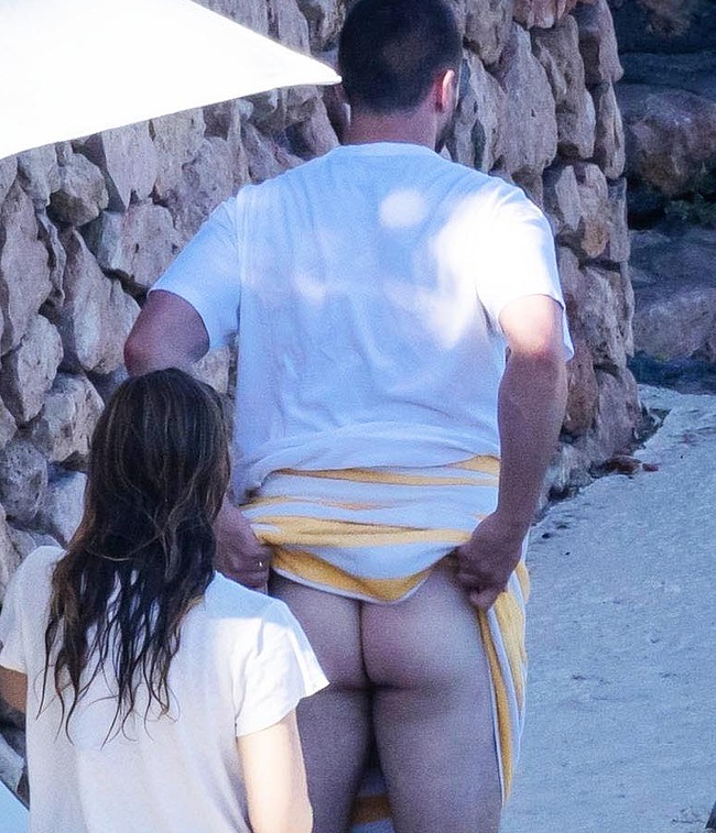 Justin Timberlake nude ass on a beach