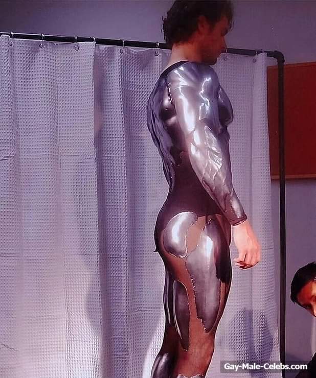 Henry Cavill Muscle Butt During Costume Test for Man Of Steel