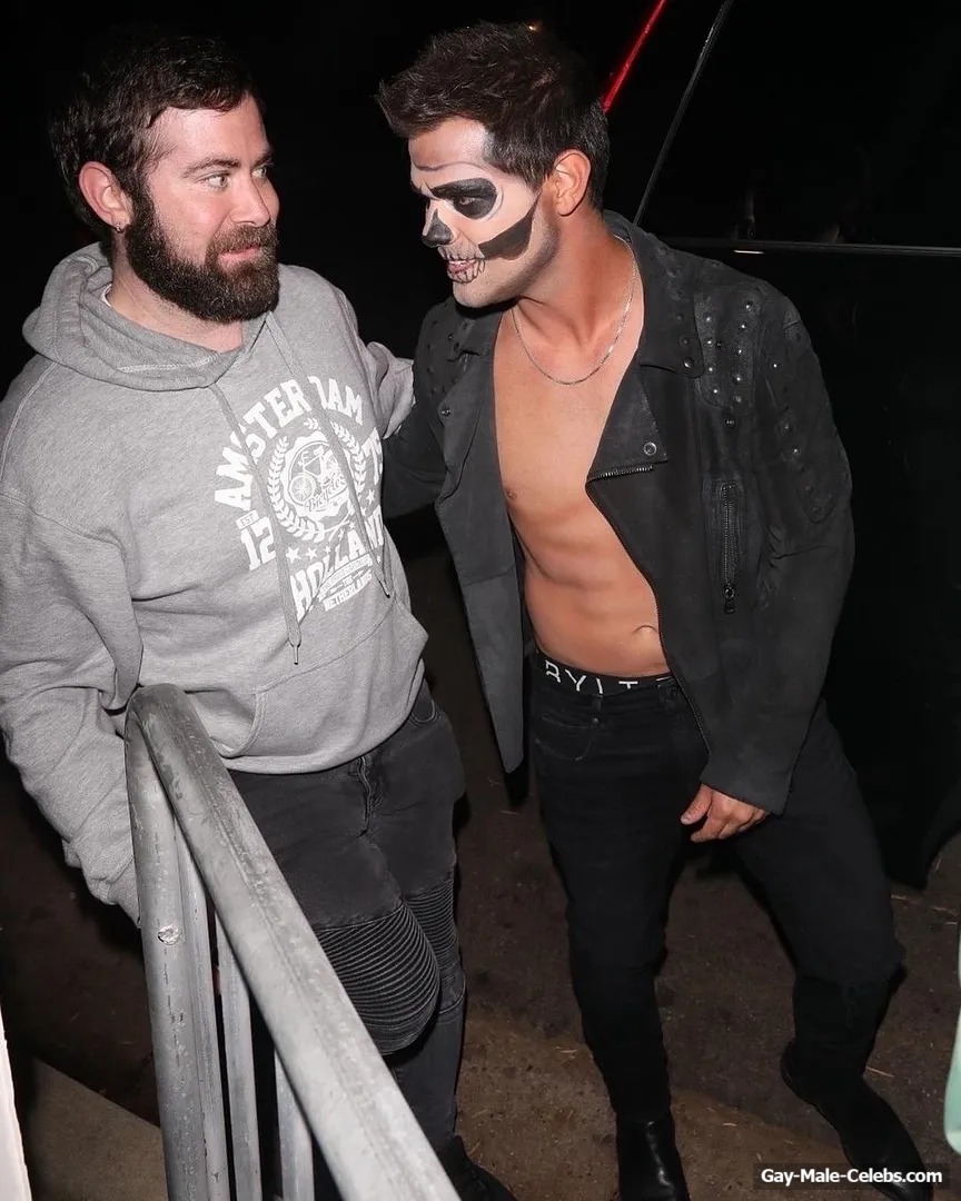 Taylor Lautner Shirtless And Sexy For Halloween Party