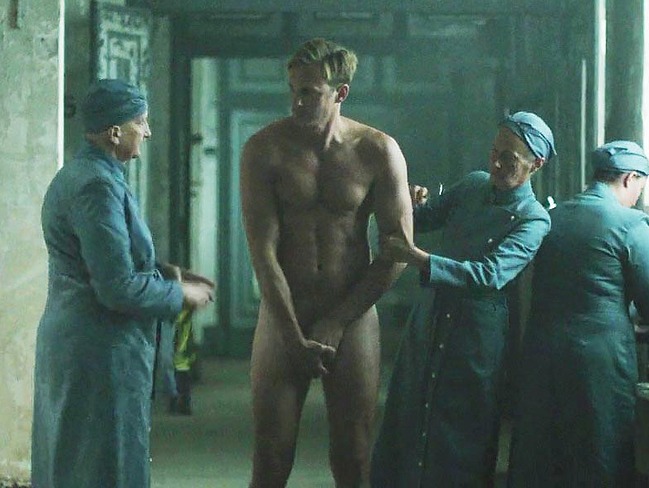 Alexander Skarsgard Nude And Sexy In Infinity Pool Gay Male Celebs Com