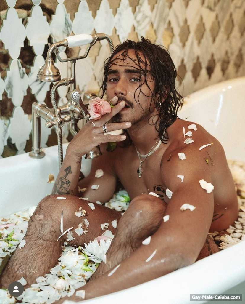 Michael Cimino Naked Bathtub Photoshoot Male Celeb Nudes My XXX Hot Girl