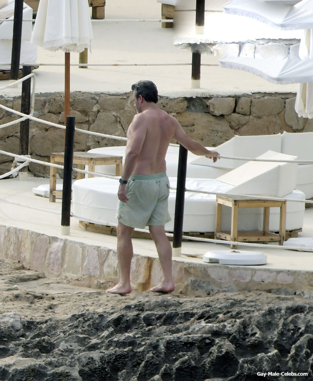 Jon Hamm Shirtless Beach Photos