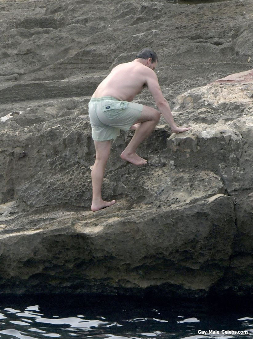 Jon Hamm Shirtless Beach Photos