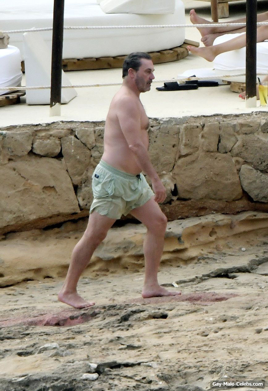 Jon Hamm Shirtless Beach Photos