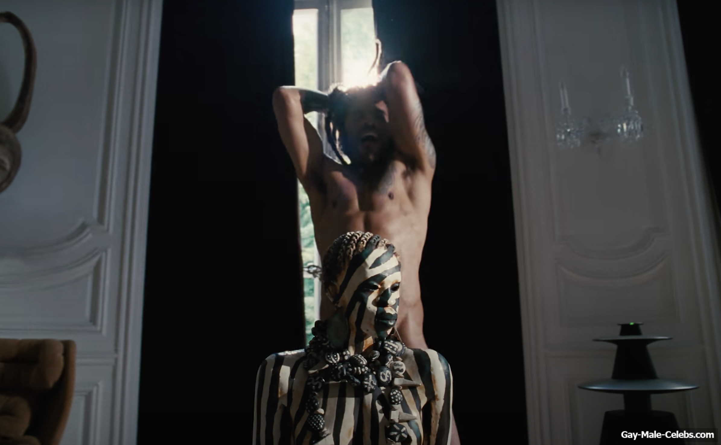 Lenny Kravitz Shows Off Nude Ass in TK421