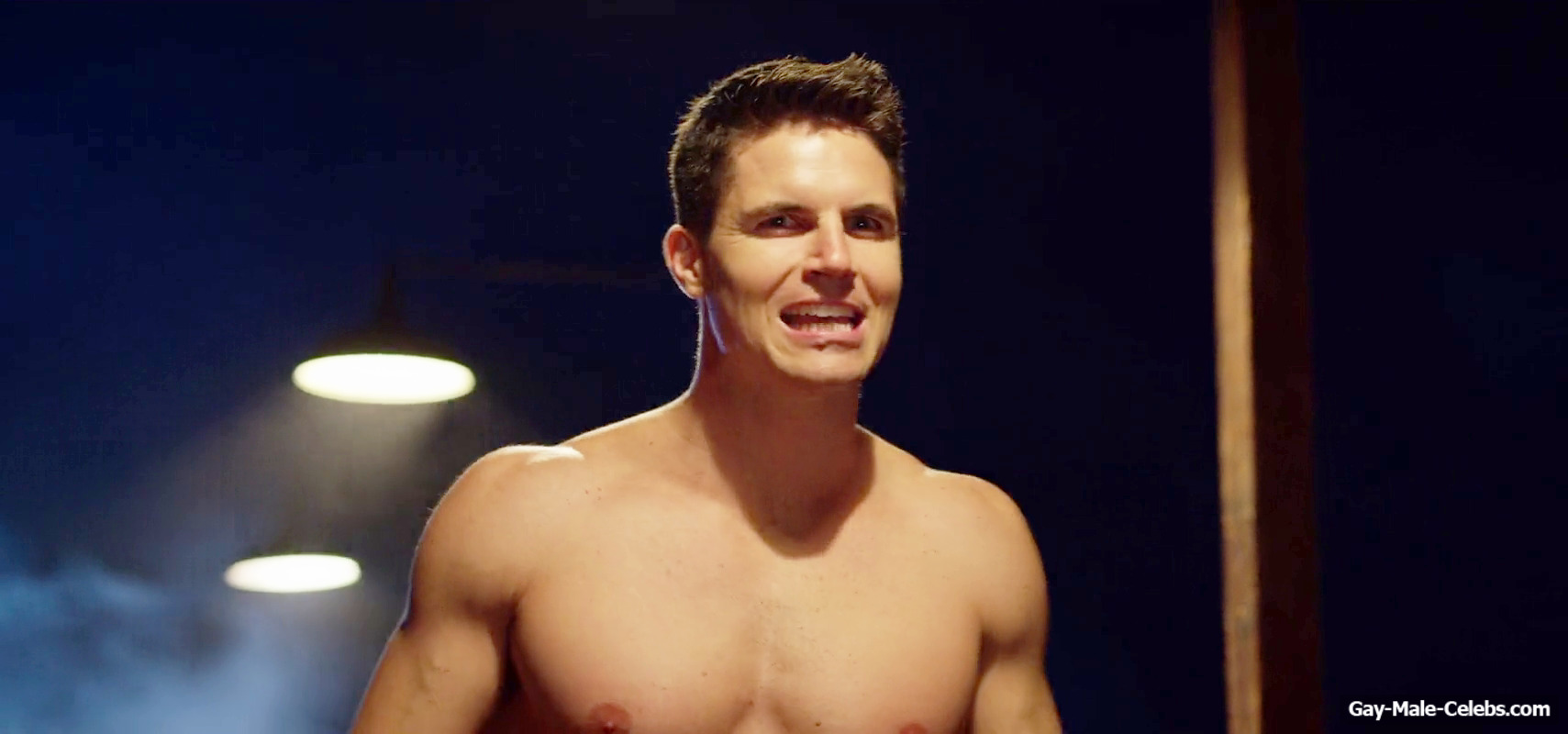 Robbie Amell Nude And Erotic Photos