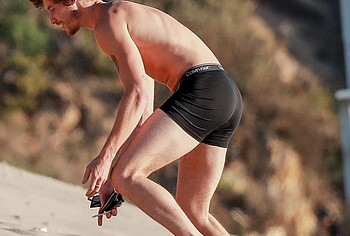 Shawn Mendes underwear ass photos