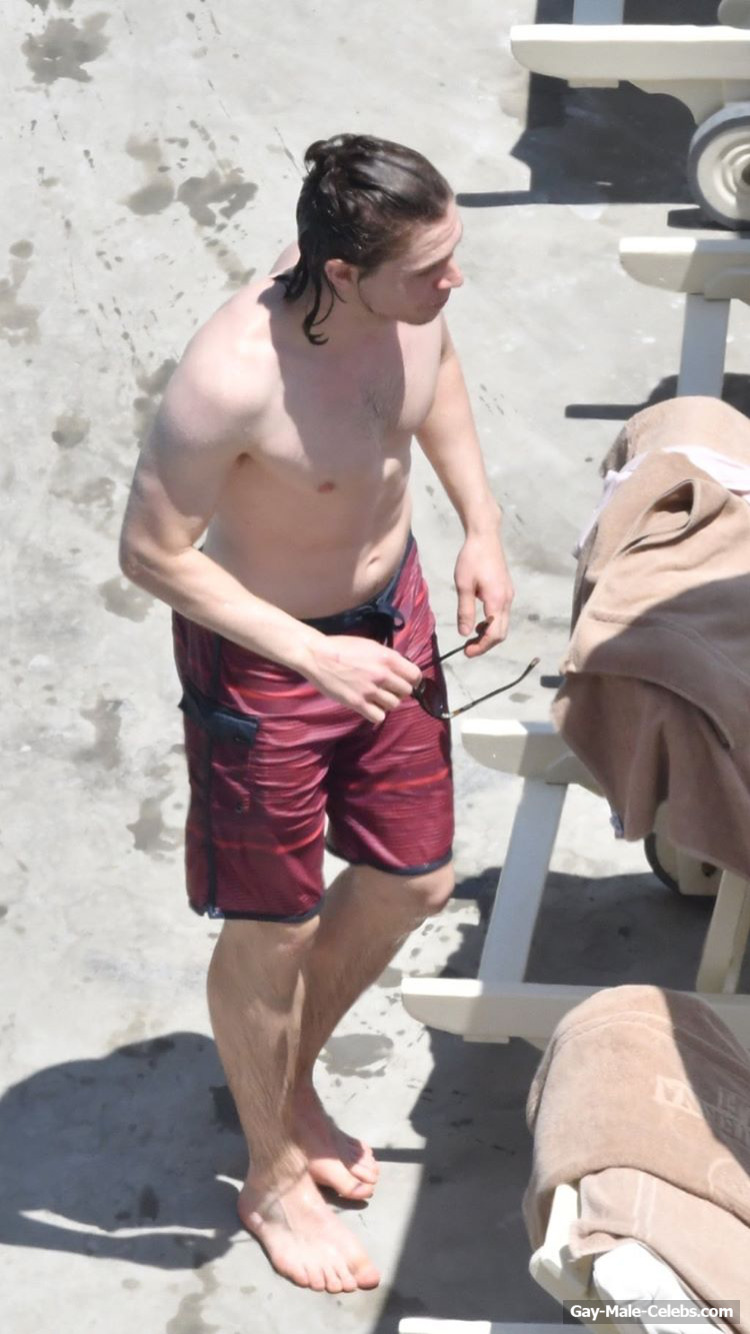 Evan Peters Cock Slips And Shirtless Sexy Pics