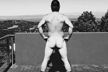 Josh Brolin nude photos